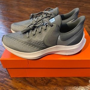 Women’s BRAND NEW Nike Zoom